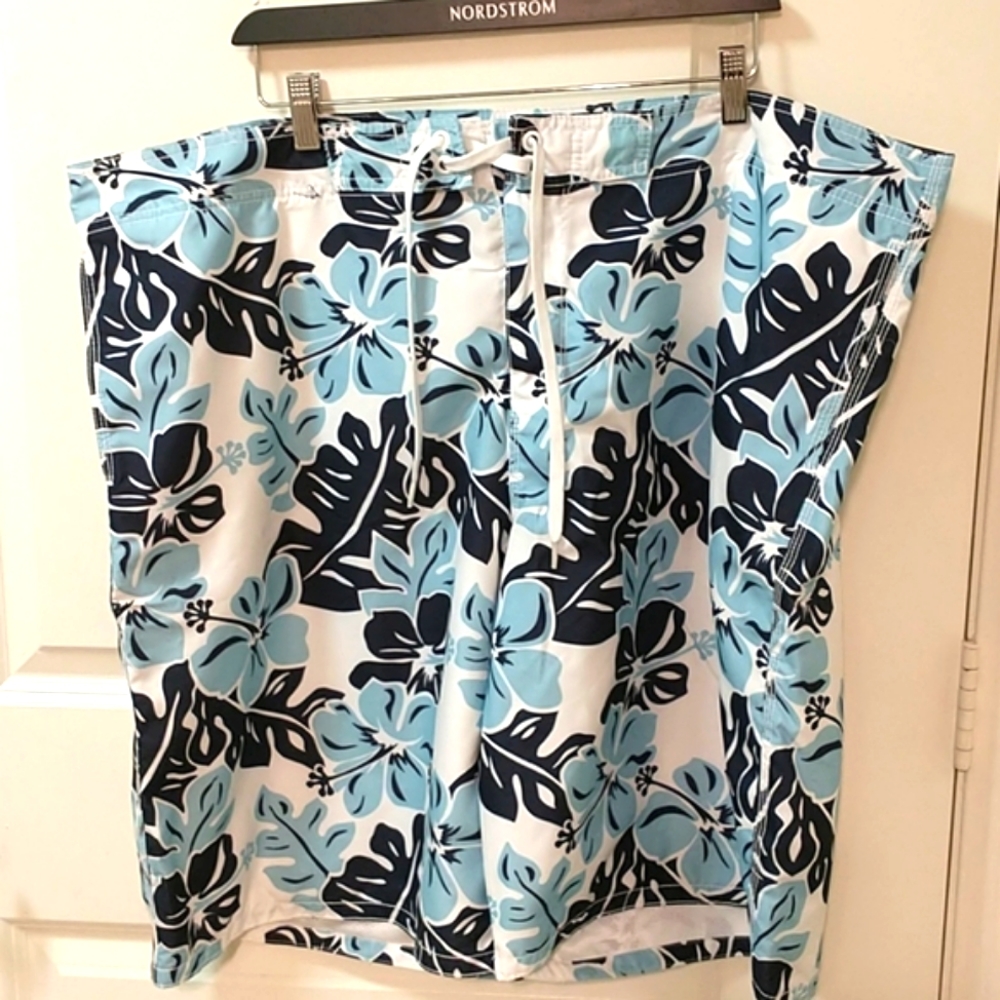 *NEW* Old Navy Men's swim trunks